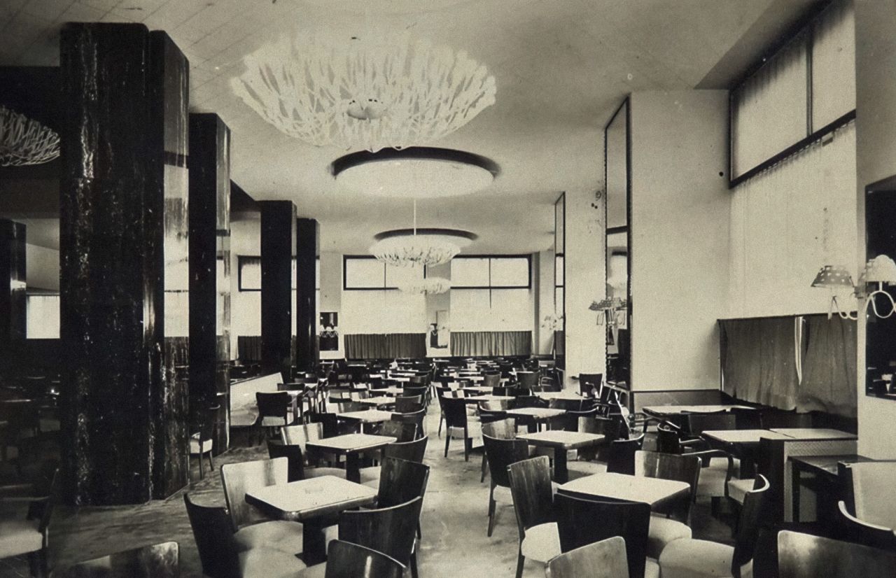 Kavana hotela Dubrovnik, Trg Republike (današnji Trg bana Jelačića), oko 1950-1955. godine